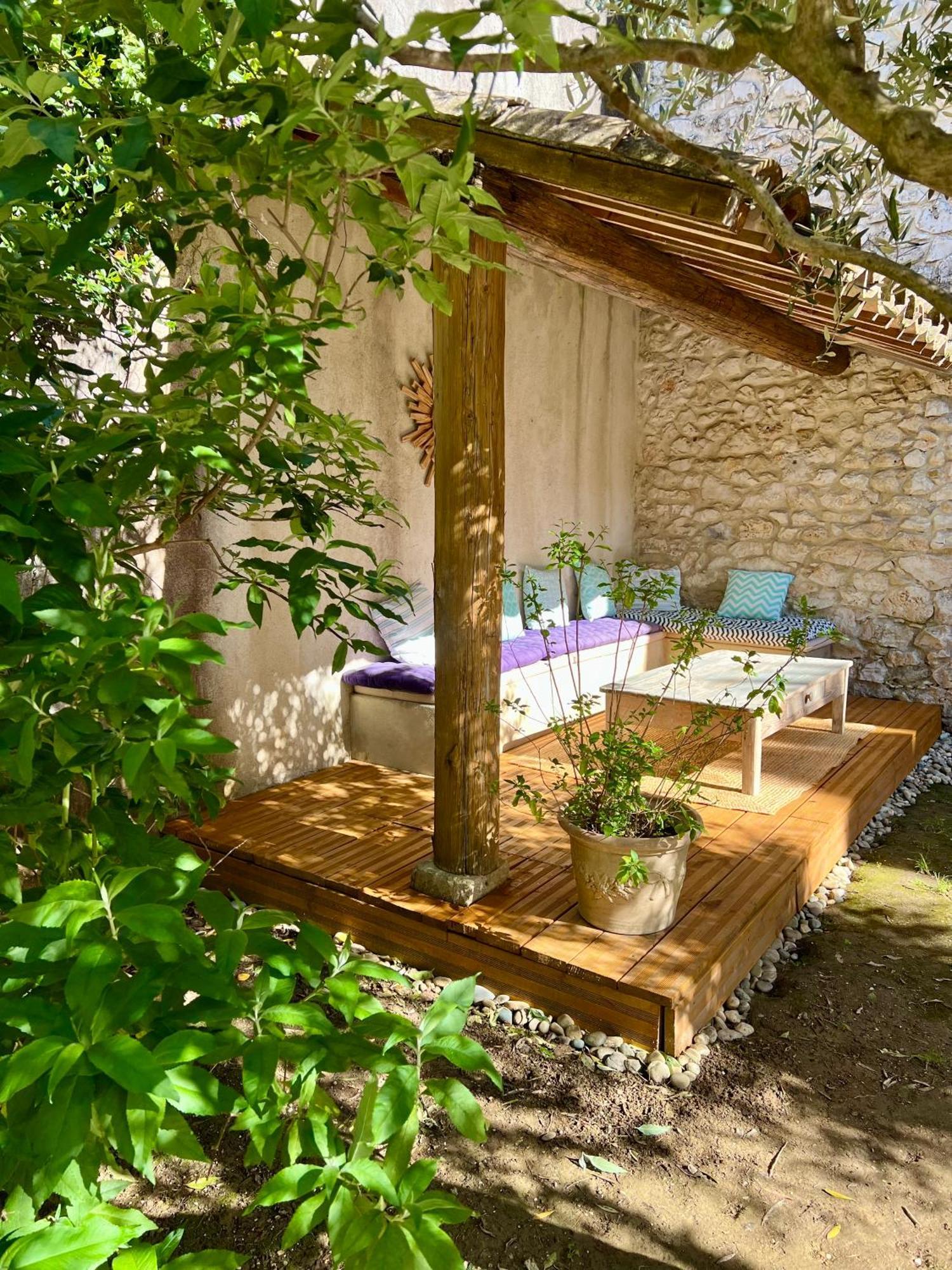 La Maison Des Autres, Piscine Chauffee, Chambres D'Hotes Proches Uzes, Nimes, Pont Du Gard Saint-Genies-de-Malgoires Exterior photo